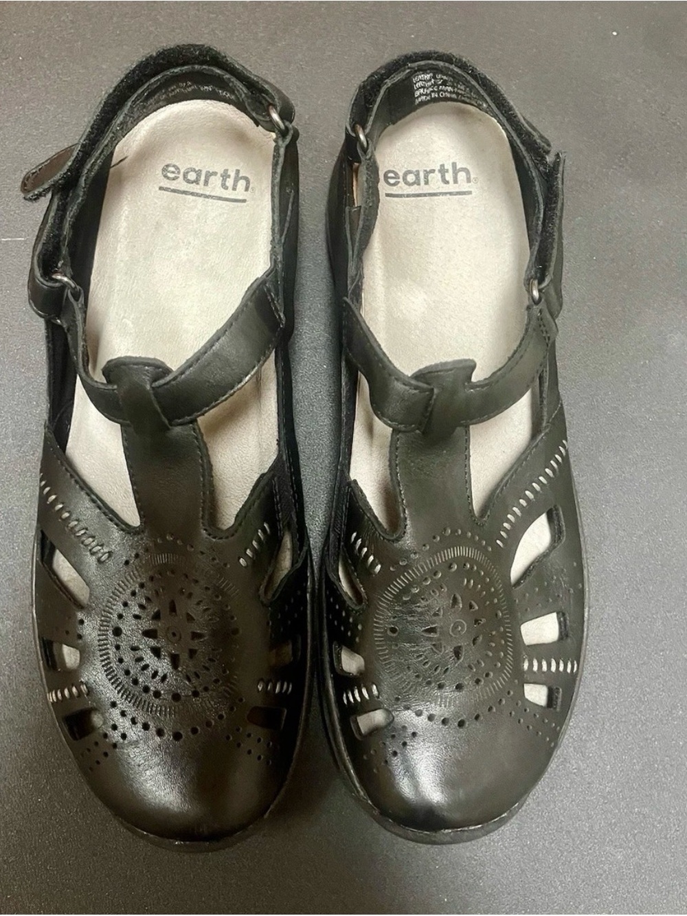 Earth Black Women's Leather Sandals